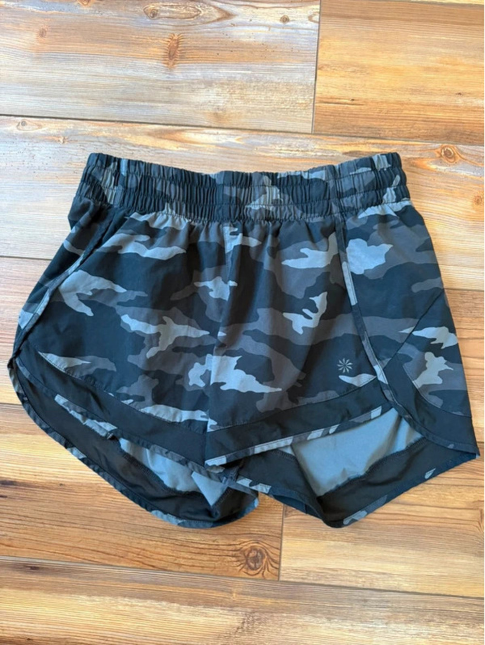 Athleta XS camo shorts